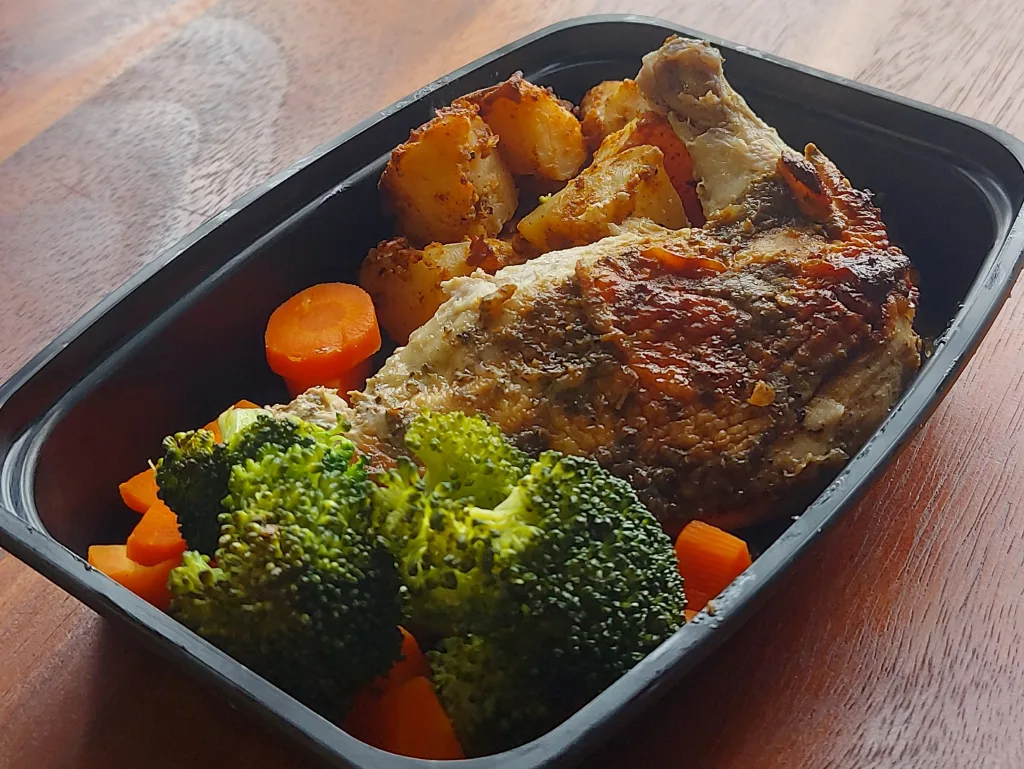 Healthy, tasty, fresh meals packed in reusabale, recyclable containers.